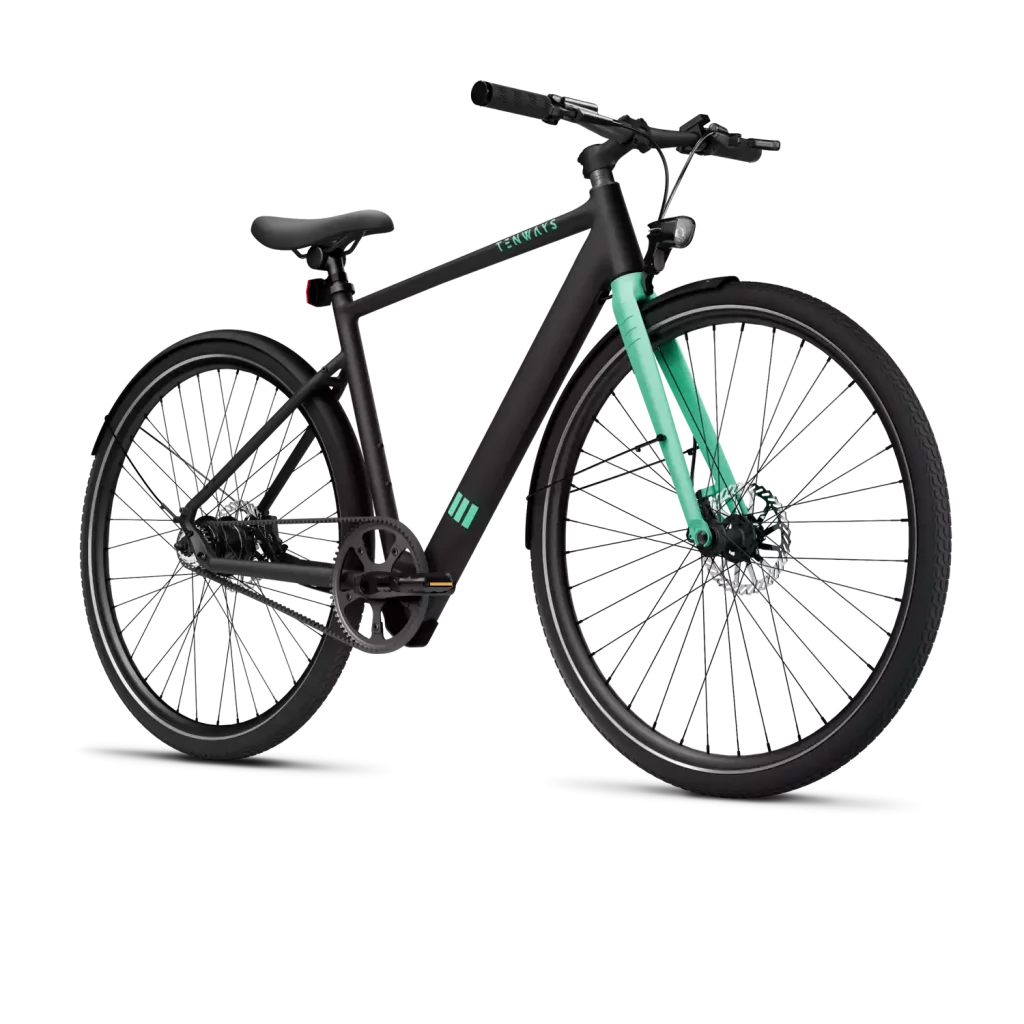 Vélo électrique Tenways CGO600 de couleur noire, présentant un design épuré et sophistiqué, avec des finitions haut de gamme, exposé dans un cadre urbain.