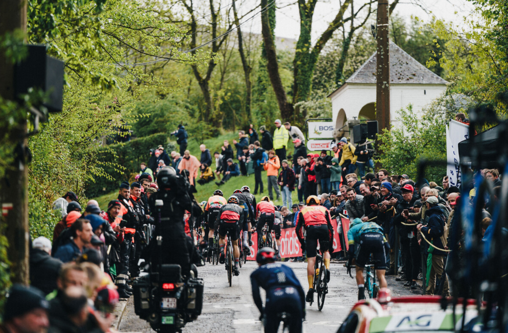 Flèche Wallonne 2025 : Ne Ratez Pas un Seul Instant - Guide Complet pour la
