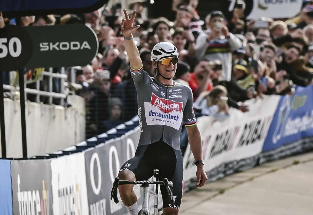 Paris-Roubaix 2025 : Découvrez l'Exploit Légendaire de Mathieu van der Poel