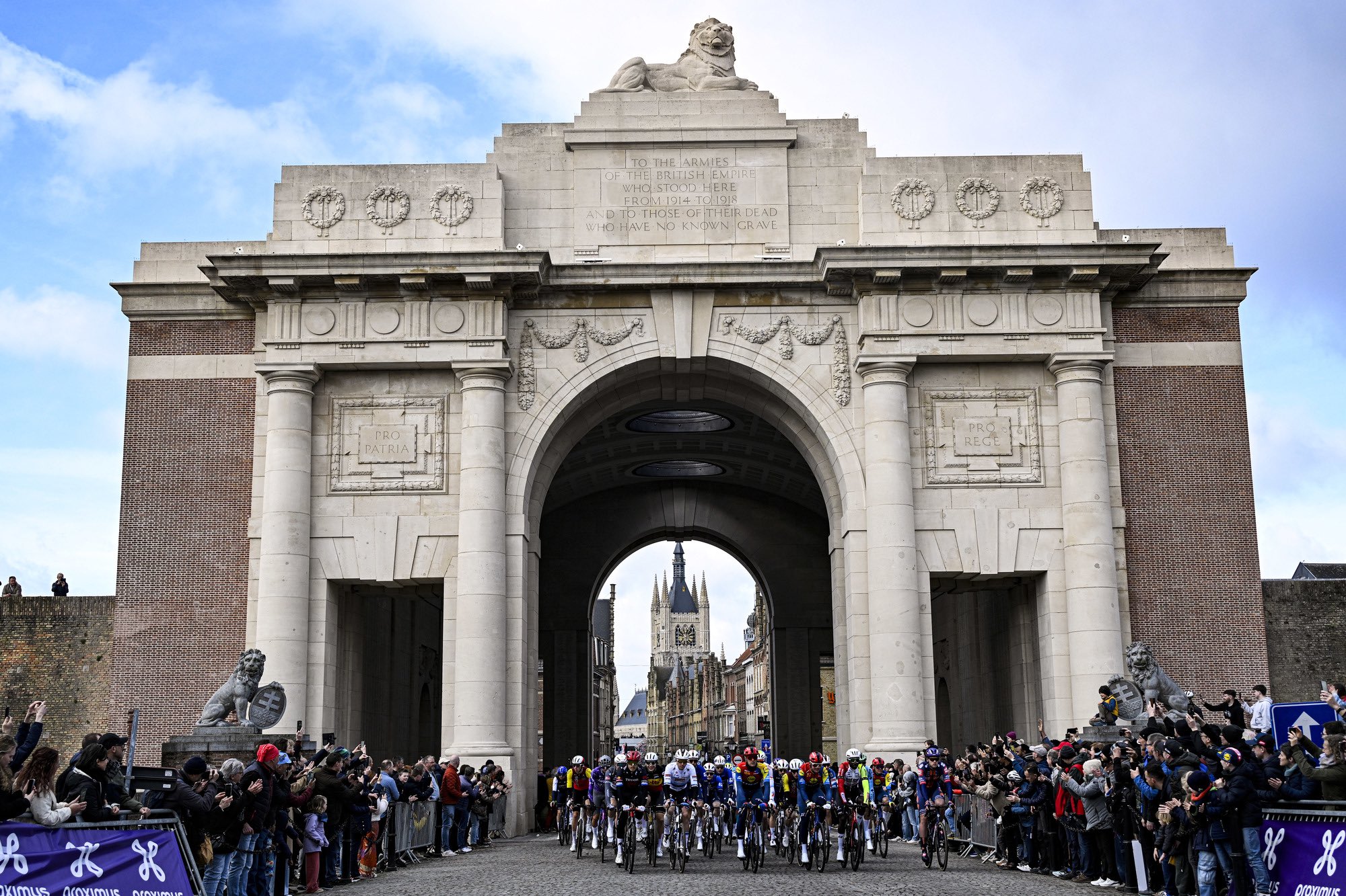 Suivez en Direct Gand-Wevelgem 2025 : 9 Courageux en Échappée !