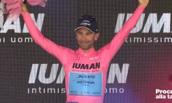 Diego Ulissi Triomphe : Revivez le Tournant du Giro 2025 après la 8e Étape !
