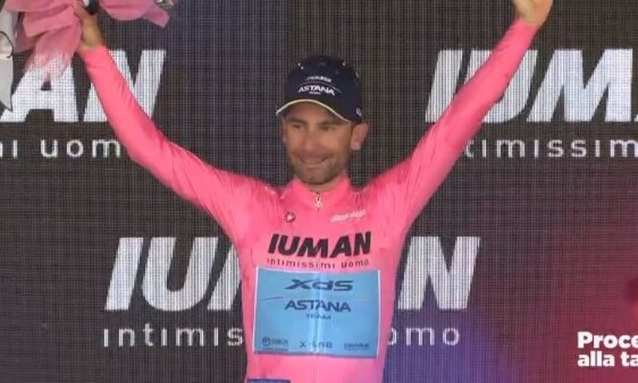 Diego Ulissi Triomphe : Revivez le Tournant du Giro 2025 après la 8e Étape !