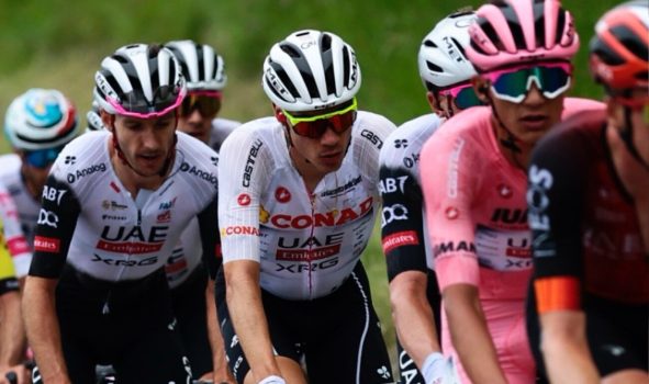 Intrigue au Giro 2025 : UAE Team Emirates XRG Dévoile son Atout Mystérieux