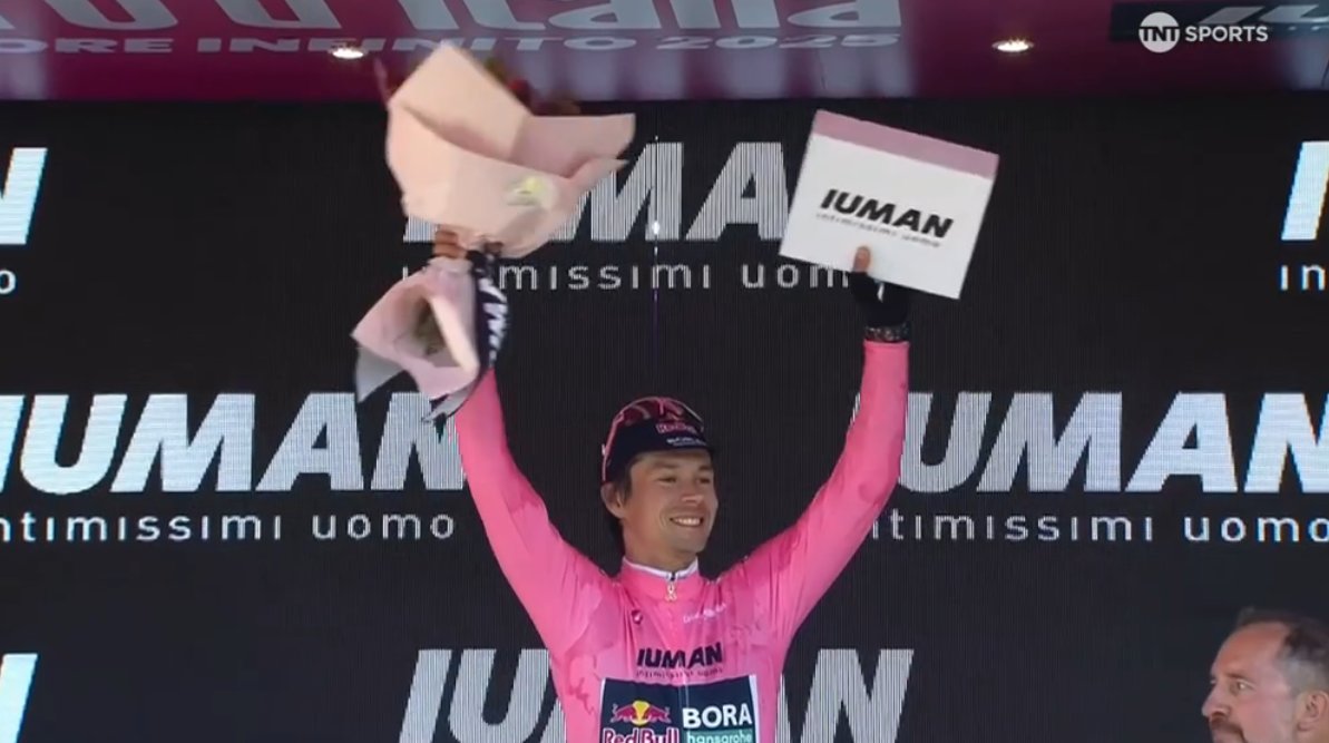 Primoz Roglic Revêt le Rose : Découvrez le Nouveau Leader du Giro 2025 !