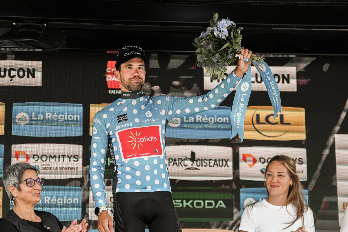 Paul Ourselin: La Fierté du Maillot au Critérium du Dauphiné