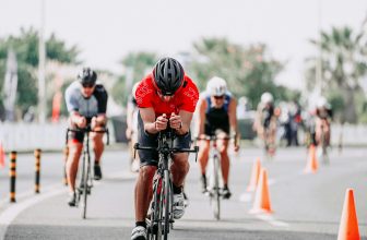 Triathlon : comment bien choisir son matériel pour performer dès la première course ?