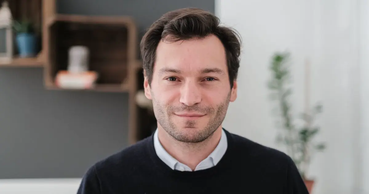 Portrait d’Édouard Fornas, fondateur et directeur général de Nutri&Co