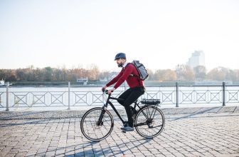 Cyclistes professionnels : 5 astuces pour choisir votre vélo électrique