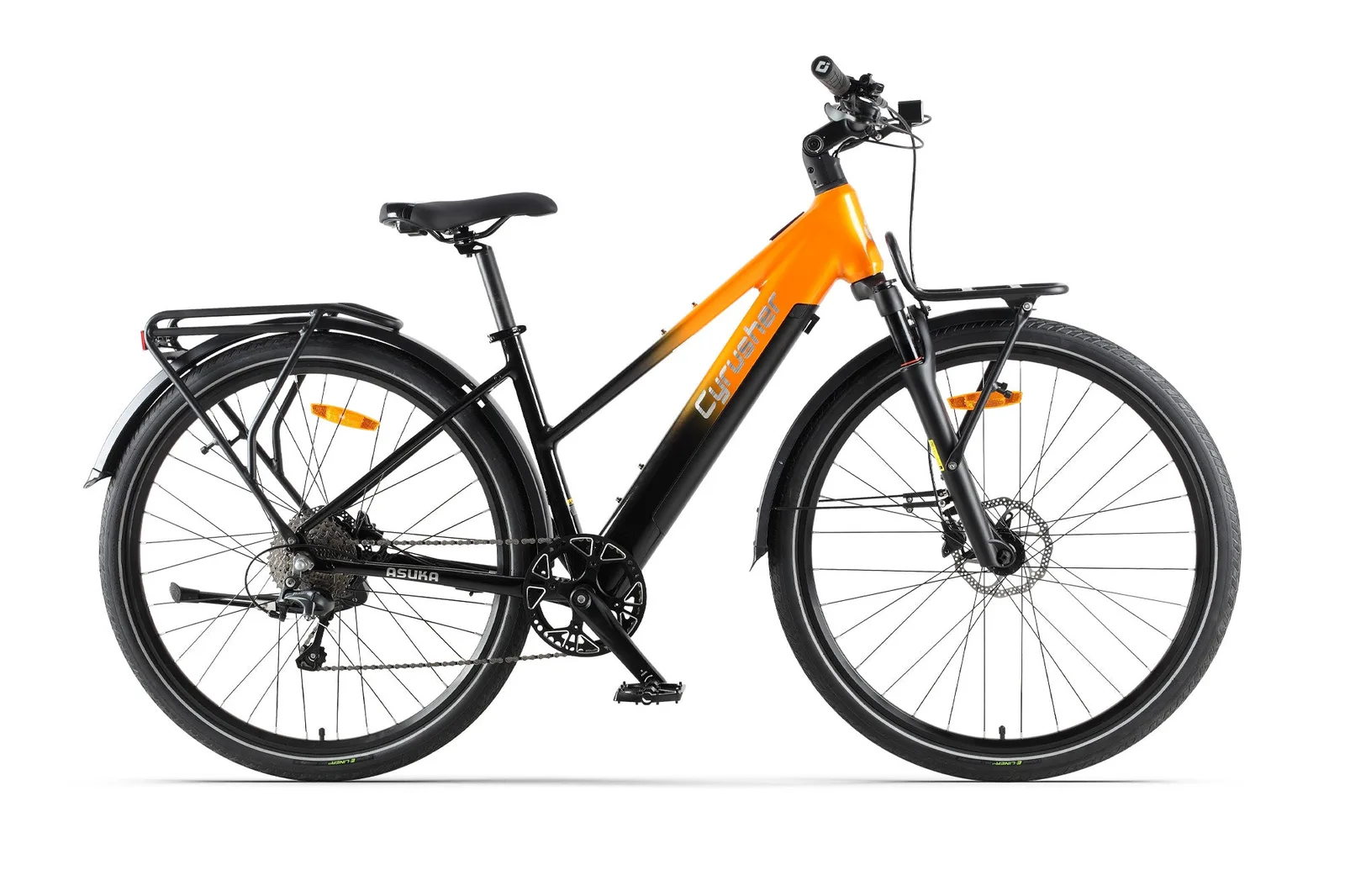 Cyrusher Asuka - velo de trekking electrique orange a cadre ouvert en situation de test