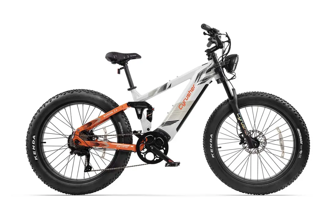 Cyrusher Ranger 2.0 - coloris blanc en situation de test tout-terrain