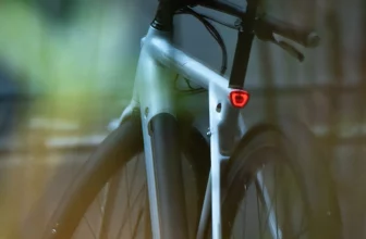 Ellipse Ellipse E1 - velo electrique urbain de profil en situation de test