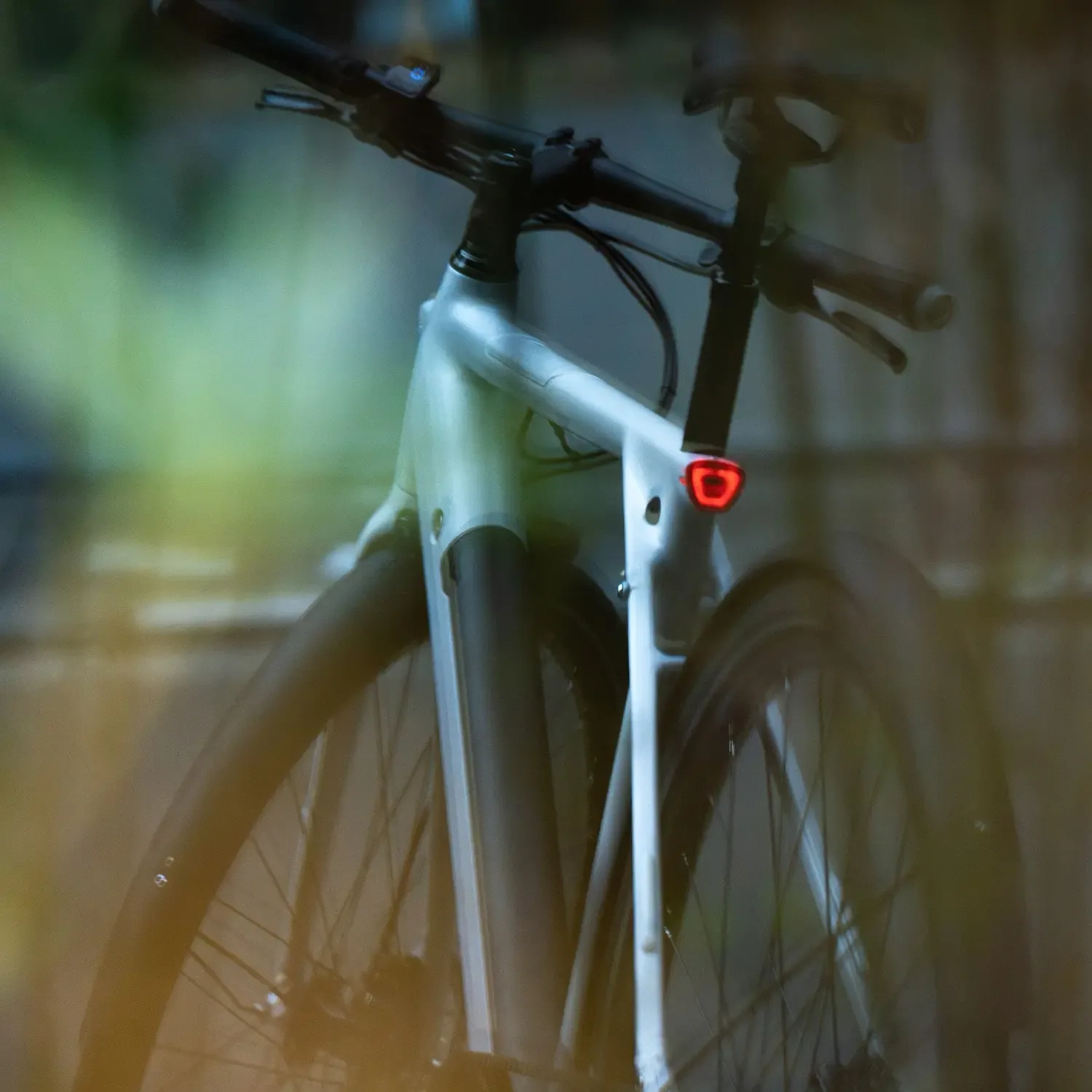 Ellipse Ellipse E1 - velo electrique urbain de profil en situation de test