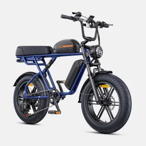 ENGWE M1 - fat bike electrique style moto vintage de profil en situation de test