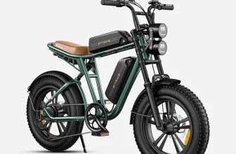 ENGWE M20 - profil du fat bike electrique style moto en situation de test