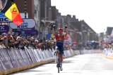 Éblouissant Mads Pedersen : La Masterclass de Gand-Wevelgem 2025!